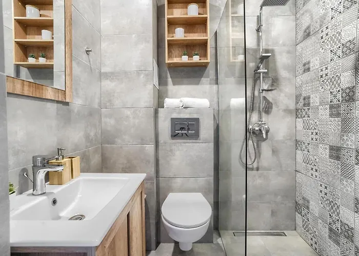 Corolla Swietokrzyska 30 - Metro, Palac Kultury I Nauki *