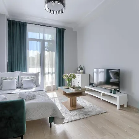 Corolla Swietokrzyska 30 - Metro, Palac Kultury I Nauki Varsóvia